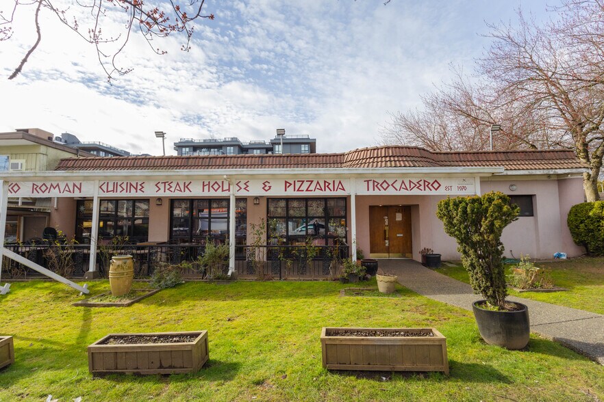 More Photos Of 2411 Nanaimo St, Vancouver Restaurant For Lease
