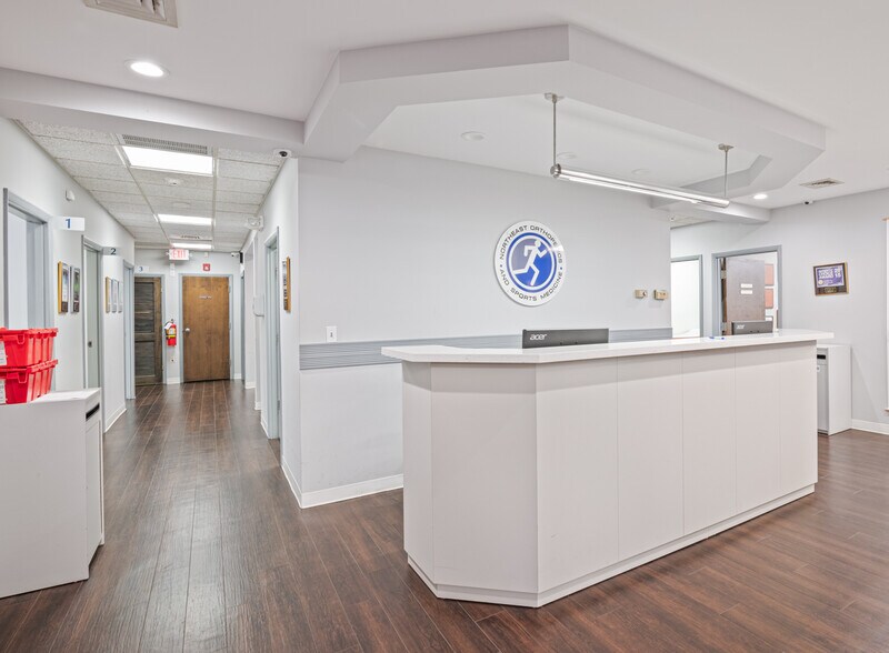 More Photos Of 99 Dutch Hill Rd, Orangeburg Medical For Lease