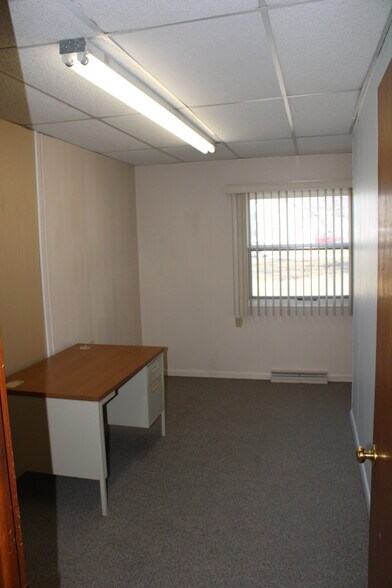 More Photos Of 210 1st St SW, Clarion Office For Sale