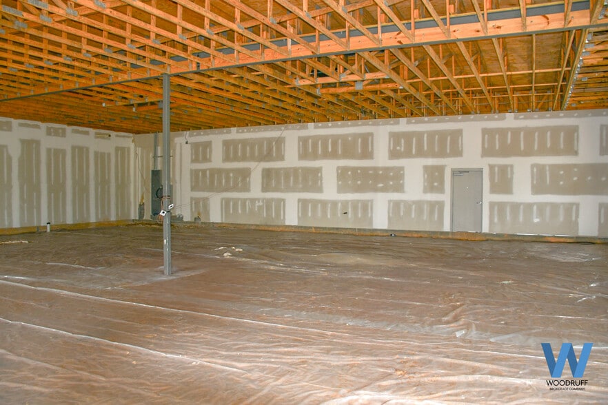 More Photos Of 6834 Midland Commons Blvd, Columbus Storefront Retail Office For Lease