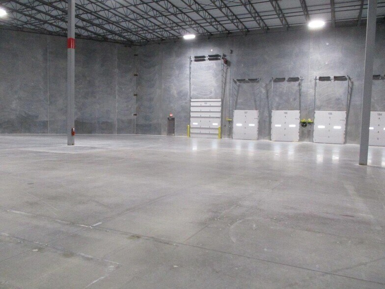 More Photos Of 271 Benton Road, Suffolk Distribution For Lease