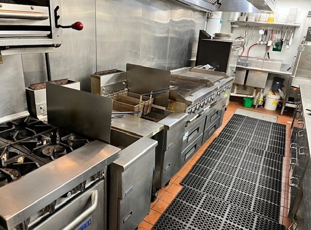 More Photos Of 4 John St, Morristown Bar For Lease