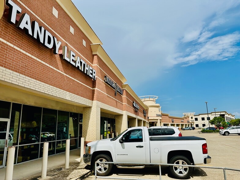 More Photos Of 7601 W Sam Houston S, Houston Storefront For Sale