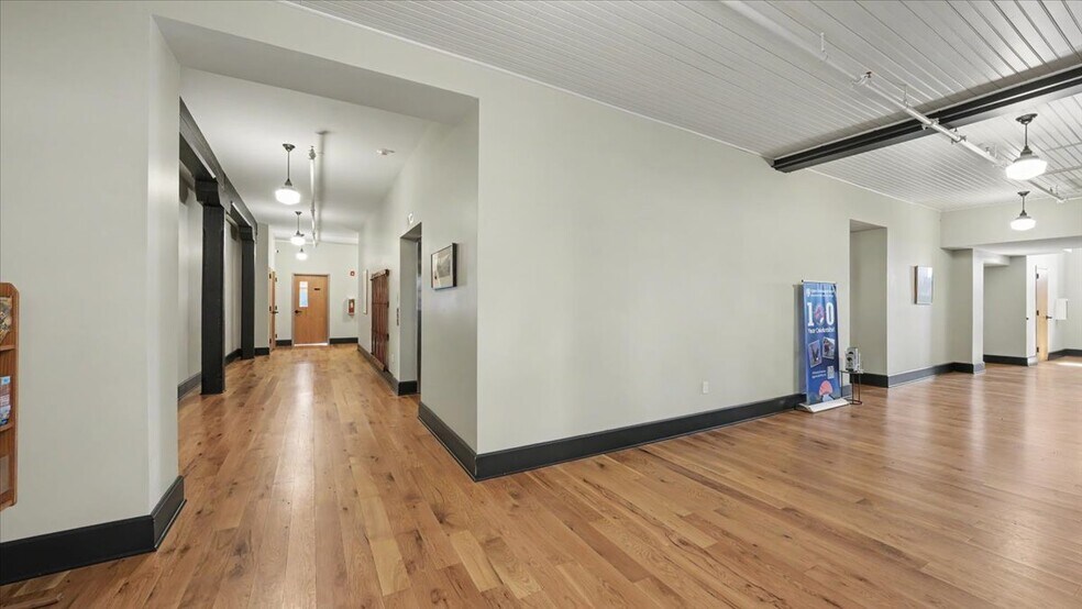 More Photos Of 102 Walnut St, Winona Office Residential For Sale