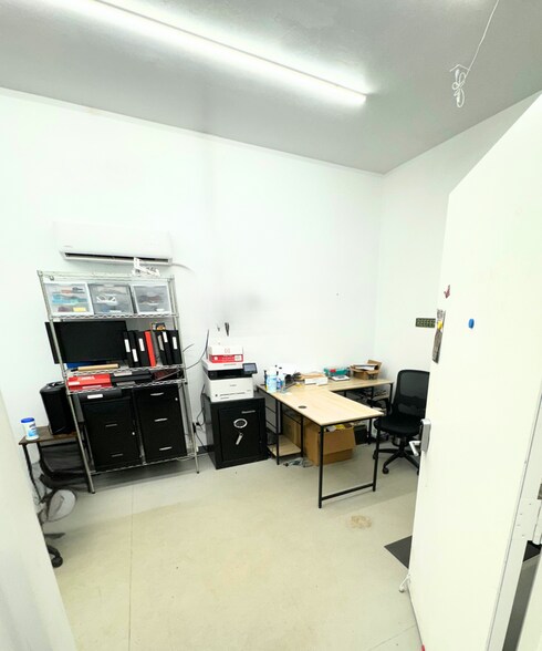 More Photos Of 7535 Oak Hill Rd, Guthrie Warehouse For Sale