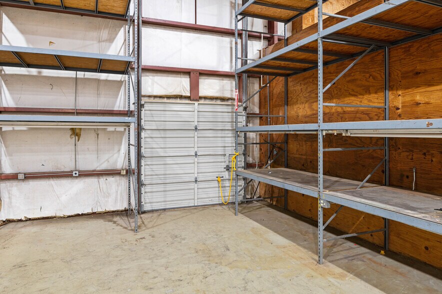 More Photos Of 3 Sunshine Blvd, Ormond Beach Manufacturing For Lease