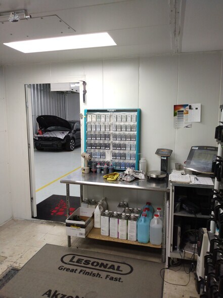 More Photos Of 4100 Indianola Ave, Columbus Auto Repair For Sale