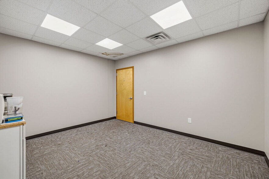 More Photos Of 4519 Military Rd, Niagara Falls Medical For Lease