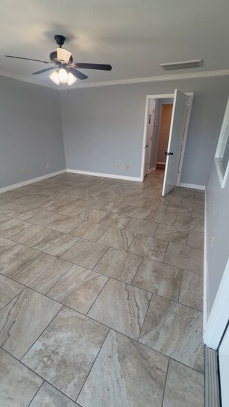 More Photos Of 511 Tower Cir, Oklahoma City Distribution For Lease