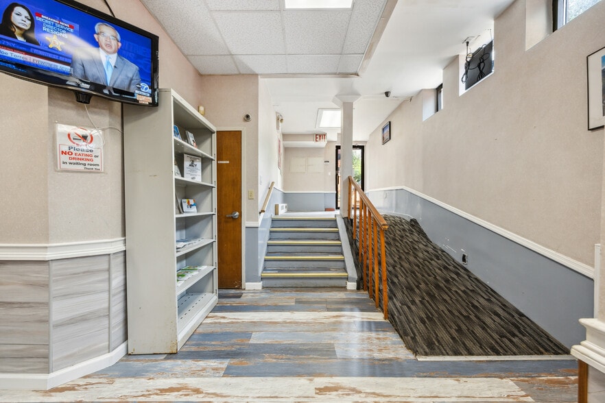 More Photos Of 207 Prospect Park SW, Brooklyn Apartments For Sale