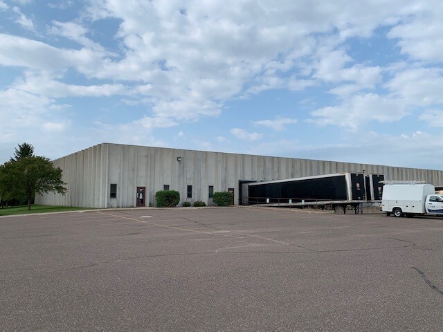 More Photos Of 8296 Commerce Pky, Chippewa Falls Warehouse For Lease
