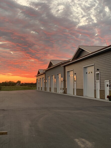 Primary Photo Of 16765 198th Ave, Big Lake Showroom For Sale