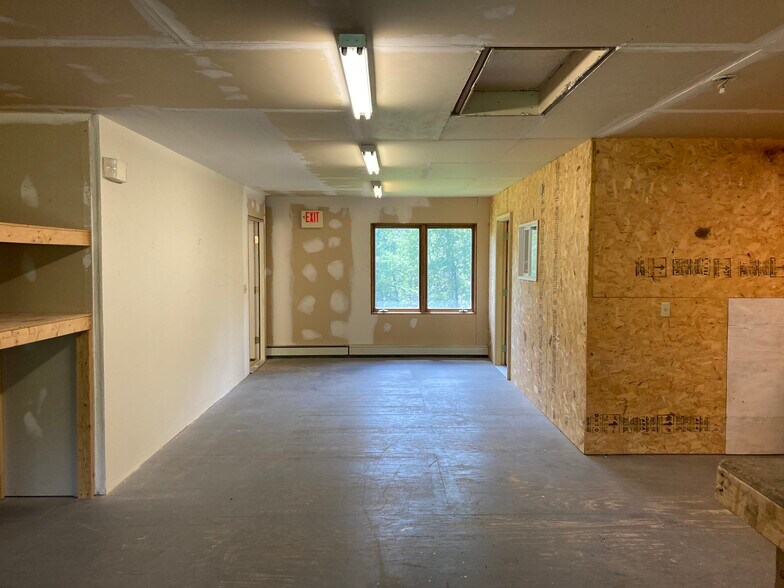 More Photos Of 5289 Rice Lake Rd, Duluth Freestanding For Sale