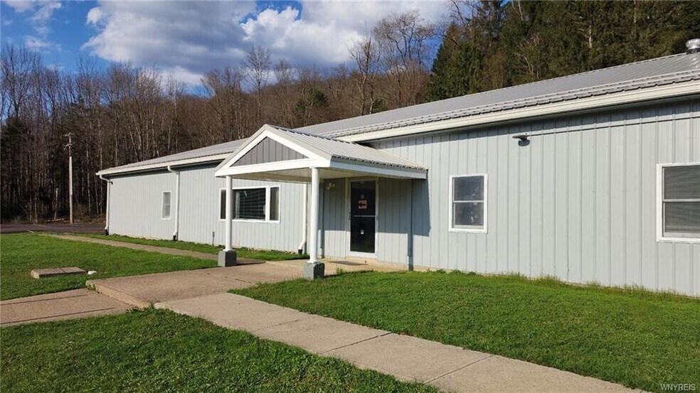 More Photos Of 4250 N State St, Salamanca Freestanding For Sale