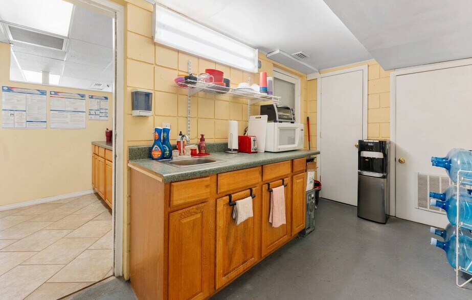 More Photos Of 4516 W Linebaugh Ave, Tampa Storefront Retail Office For Sale