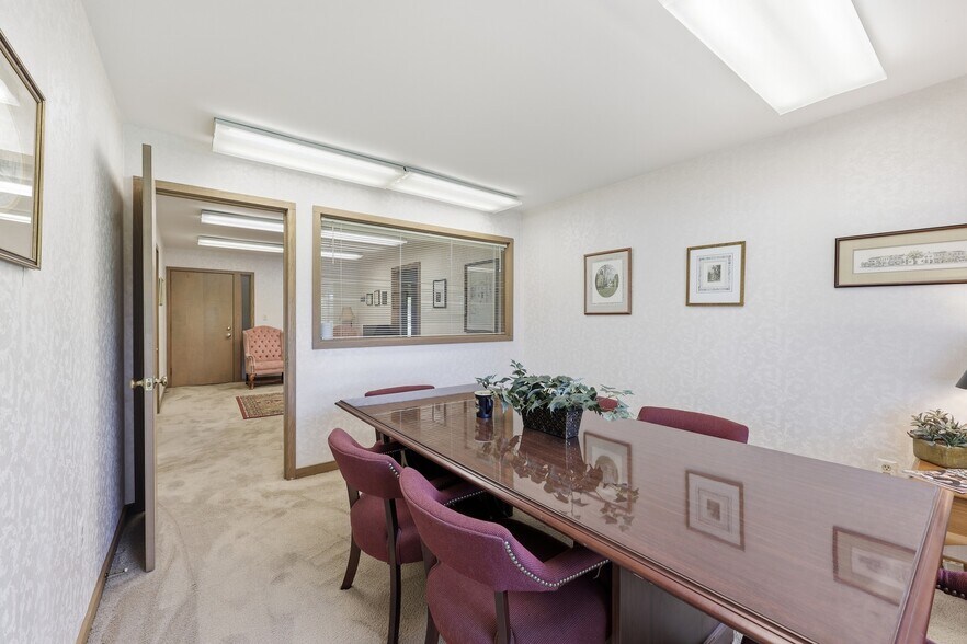 More Photos Of 6100 Memorial Dr, Dublin Medical For Sale