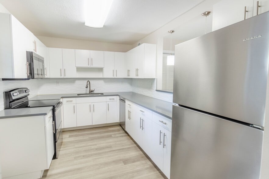 More Photos Of 8445 Springtree Dr, Sunrise Apartments For Sale