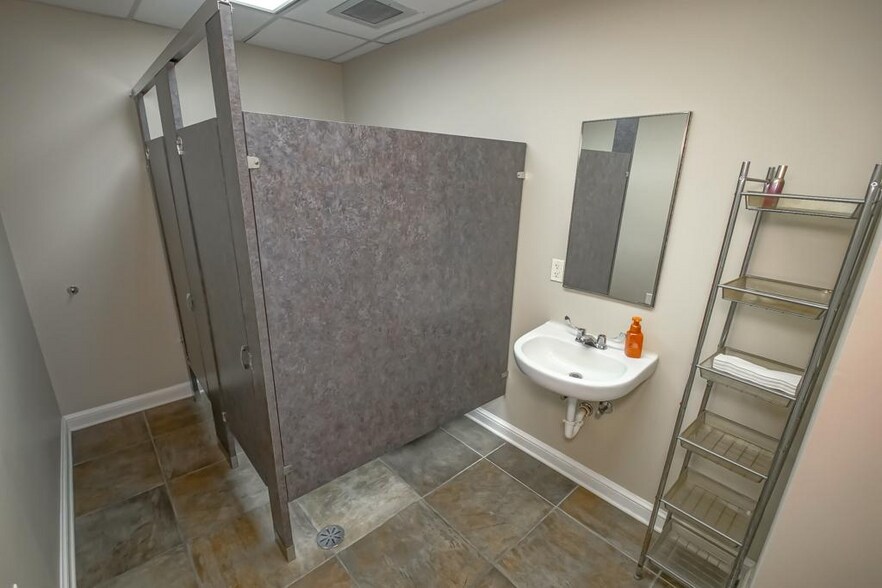 More Photos Of 200 Gause Blvd, Slidell Office For Sale