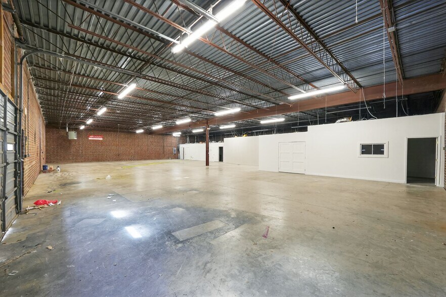 More Photos Of 1225 W Market Center Dr, High Point Warehouse For Sale