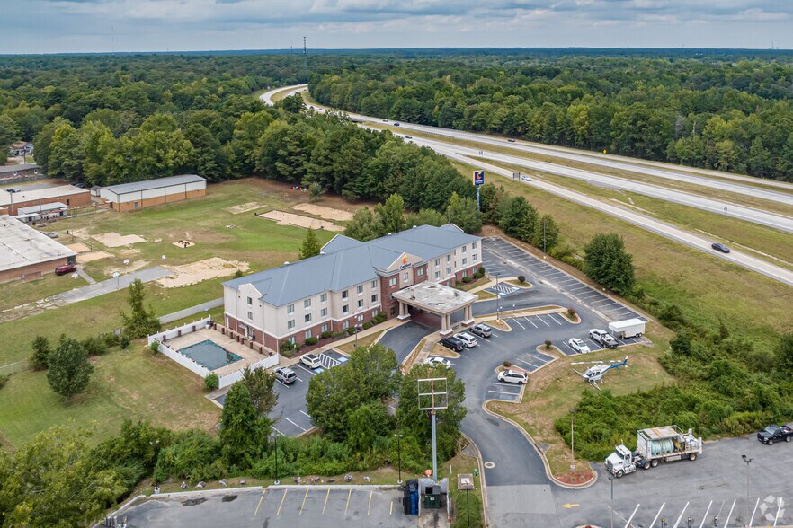 More Photos Of 3620 Camden Rd, Pine Bluff Hotel For Sale