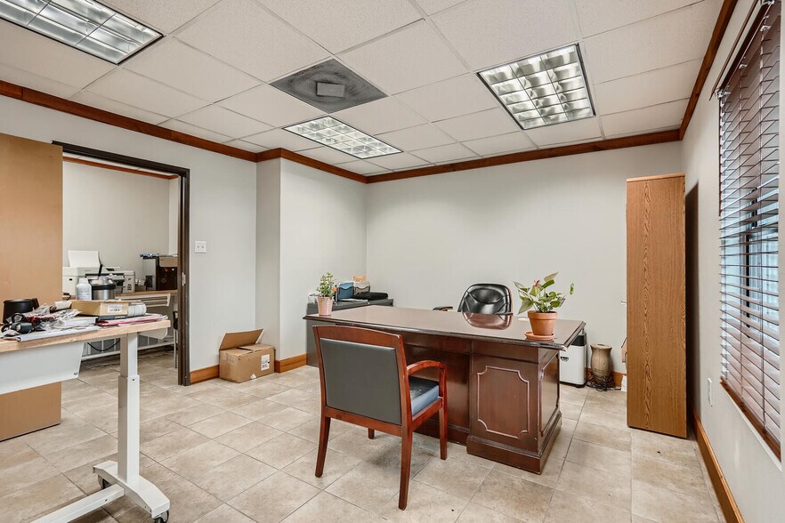 More Photos Of 11204 Bluff Bend Dr, Austin Light Manufacturing For Sale