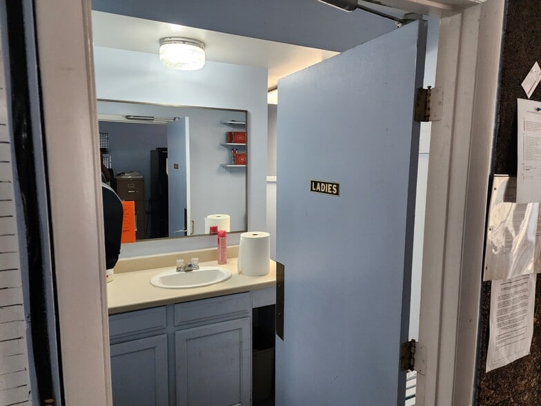 More Photos Of 151 Potomac St, Aurora Specialty For Sale