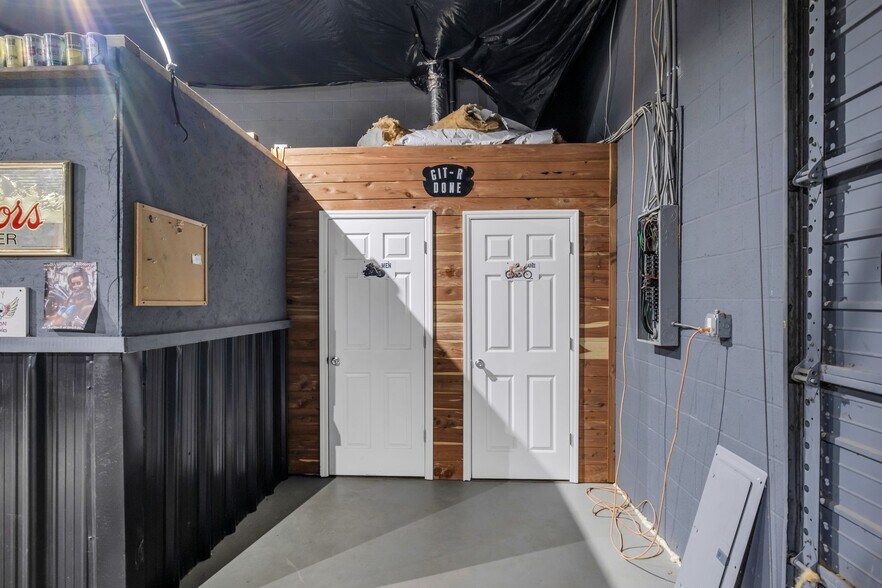 More Photos Of 1409 Buffalo Rd, Lawrenceburg Warehouse For Sale