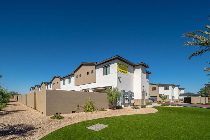 More Photos Of 8246 N 61st Ave, Glendale Apartments For Sale