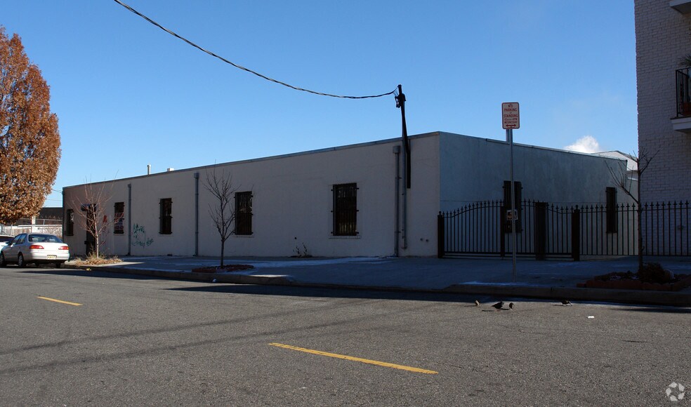 More Photos Of 52-56 Elwood Ave, Newark Warehouse For Lease