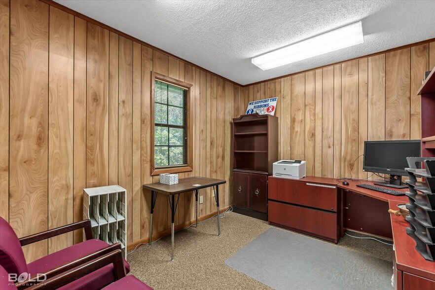 More Photos Of 523 Oxford Rd, Mansfield Office For Sale