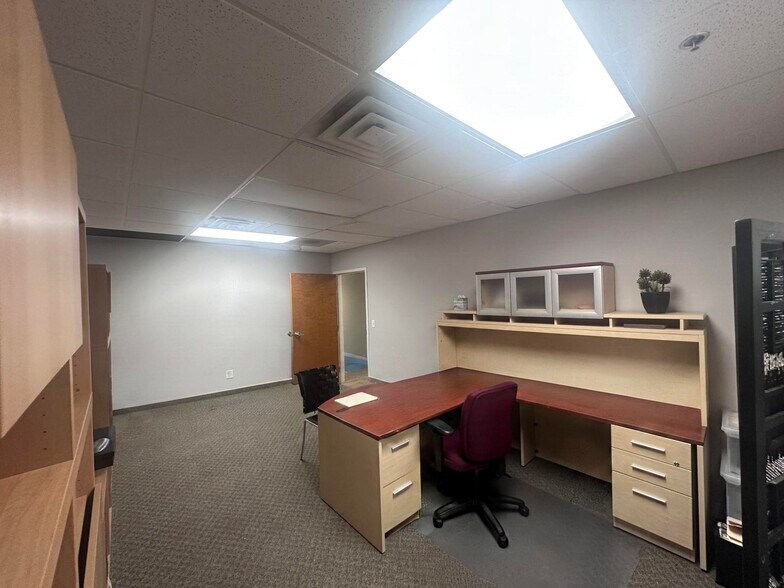 More Photos Of 948 E Franklin St, Dayton Office For Lease