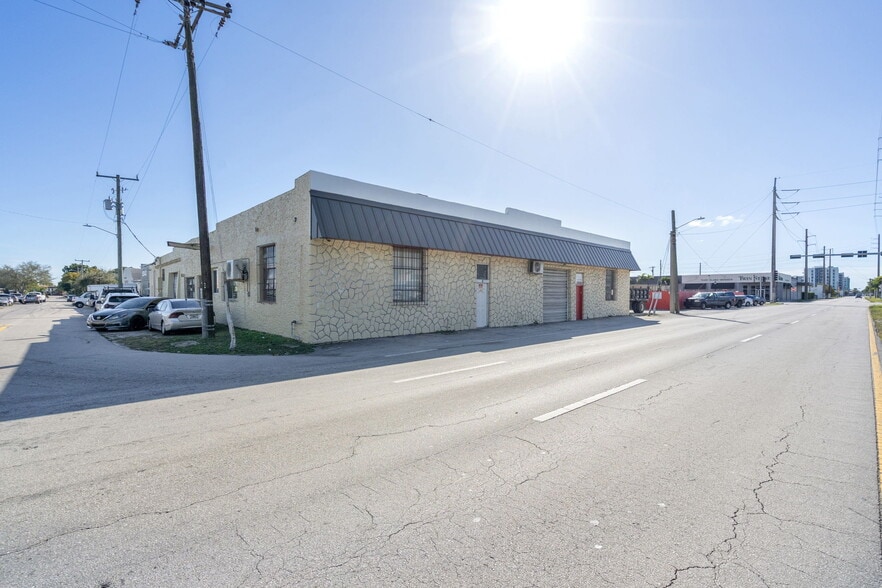 More Photos Of 921 N 21st Ave, Hollywood Service For Lease