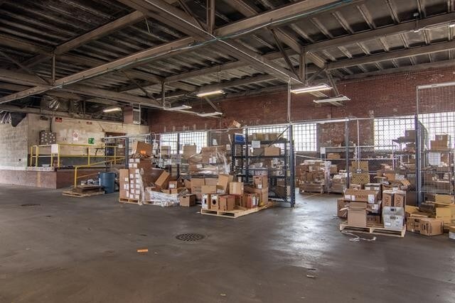 More Photos Of 15317 Chatfield Ave, Cleveland Warehouse For Lease
