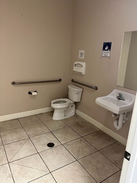 More Photos Of 150 Pine Forest Dr, Shenandoah Medical For Lease