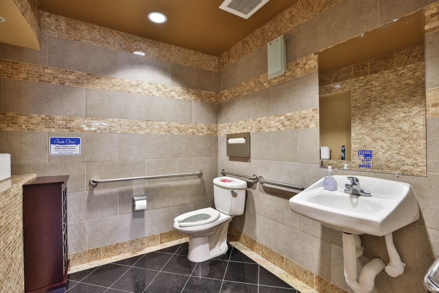 More Photos Of 6120 Hellyer Ave, San Jose Medical For Lease