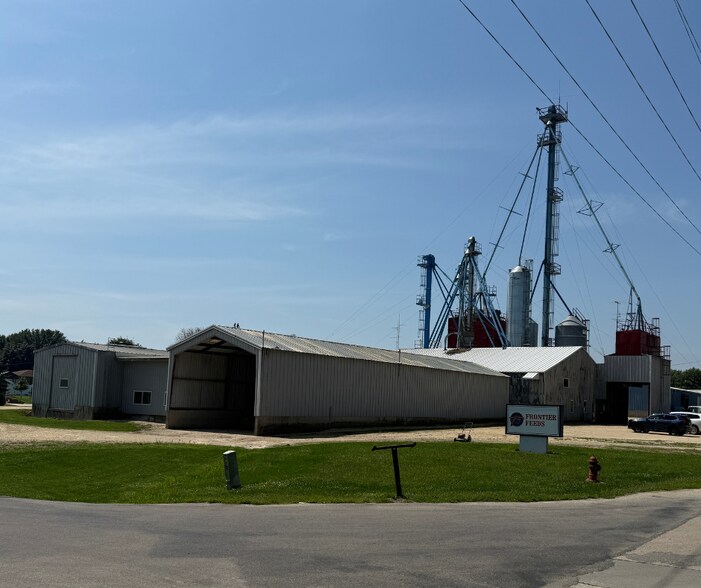 More Photos Of 130 E 11th St, Monticello Specialty For Sale