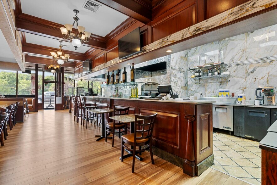 More Photos Of 1233-1273 E Putnam Ave, Riverside Restaurant For Sale