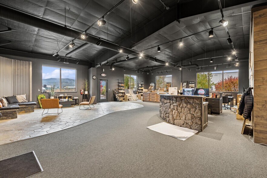 More Photos Of 201 United Dr, Kalispell Light Manufacturing For Lease