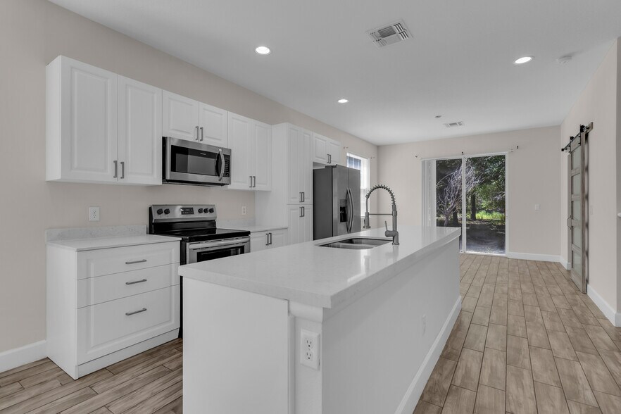 More Photos Of 4432-4444 Summer Flowers Pl, Kissimmee Apartments For Sale