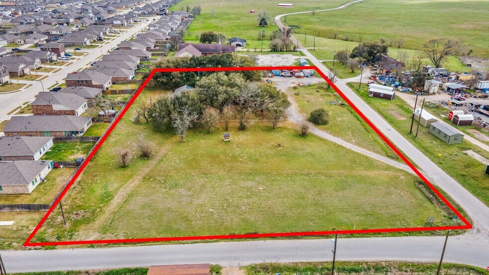 More Photos Of 9418 County Road 423, Navasota Specialty For Sale