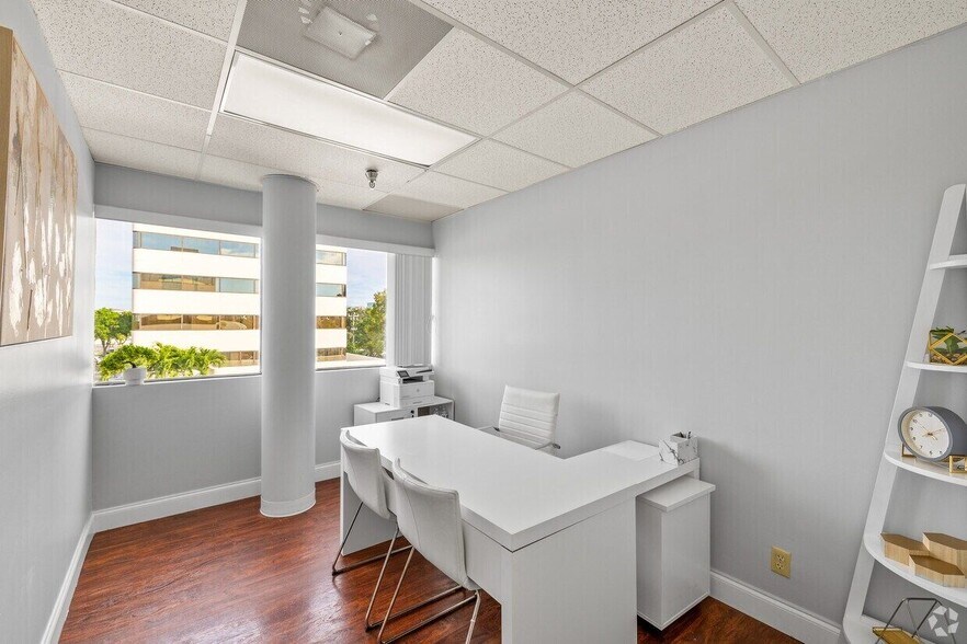 More Photos Of 1700 S Dixie Hwy, Boca Raton Medical For Sale