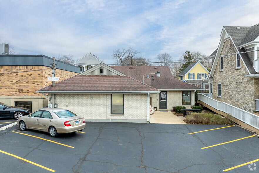 More Photos Of 4910 Main St, Downers Grove Office For Lease