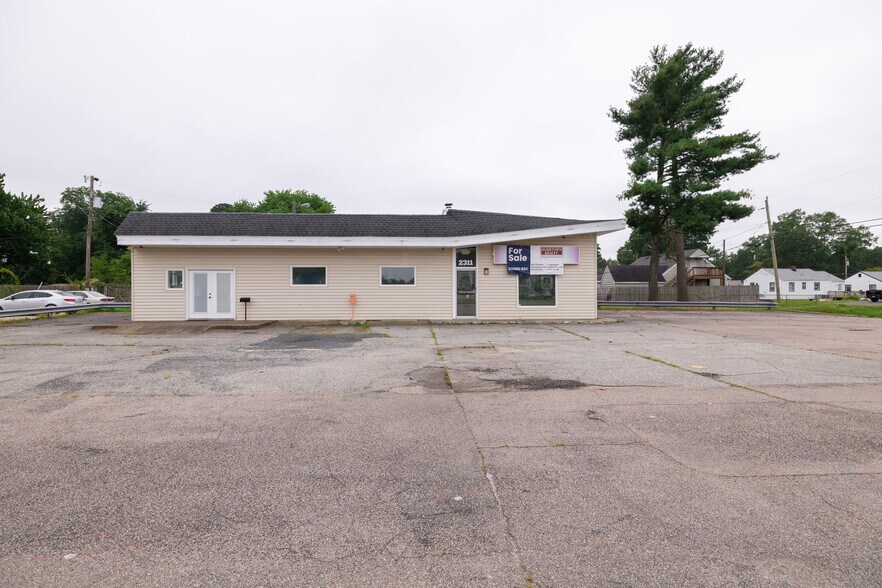 Primary Photo Of 2311 Hungary Rd, Richmond Freestanding For Sale