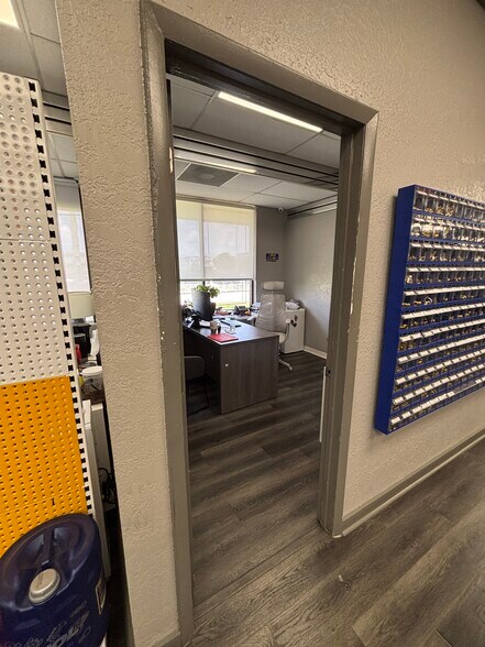 More Photos Of 6450-6464 NW 77th Ct, Miami Industrial For Lease