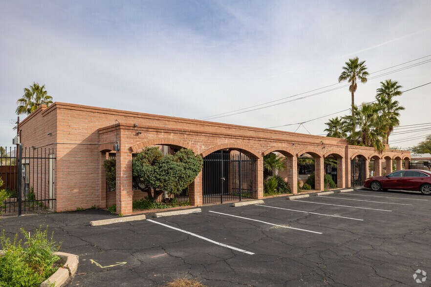 More Photos Of 3045 N 1st Ave, Tucson Office For Sale