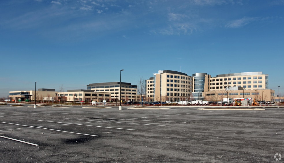 More Photos Of 1890 Silver Cross Blvd, New Lenox Office For Sale