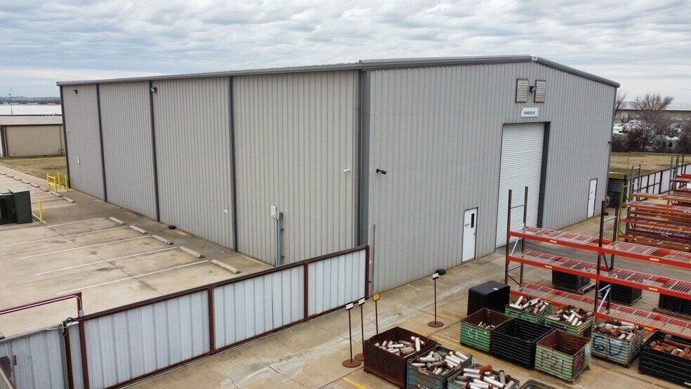 More Photos Of 178 Bear Cat Rd, Aledo Industrial For Sale