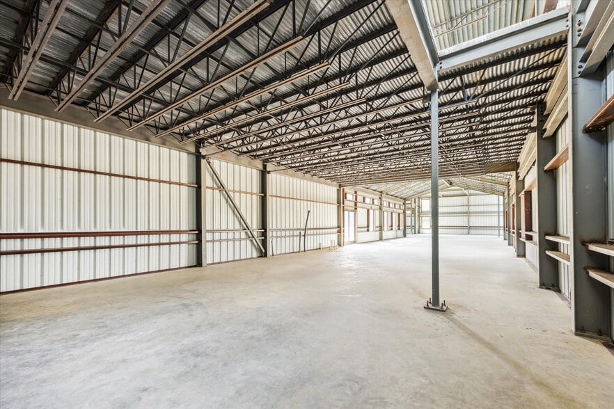 More Photos Of 1286 State Hwy 237 Hwy, Round Top Flex For Sale