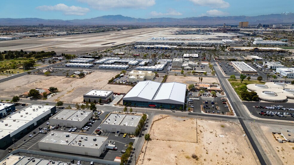 More Photos Of 5960 Topaz St, Las Vegas Light Distribution For Sale