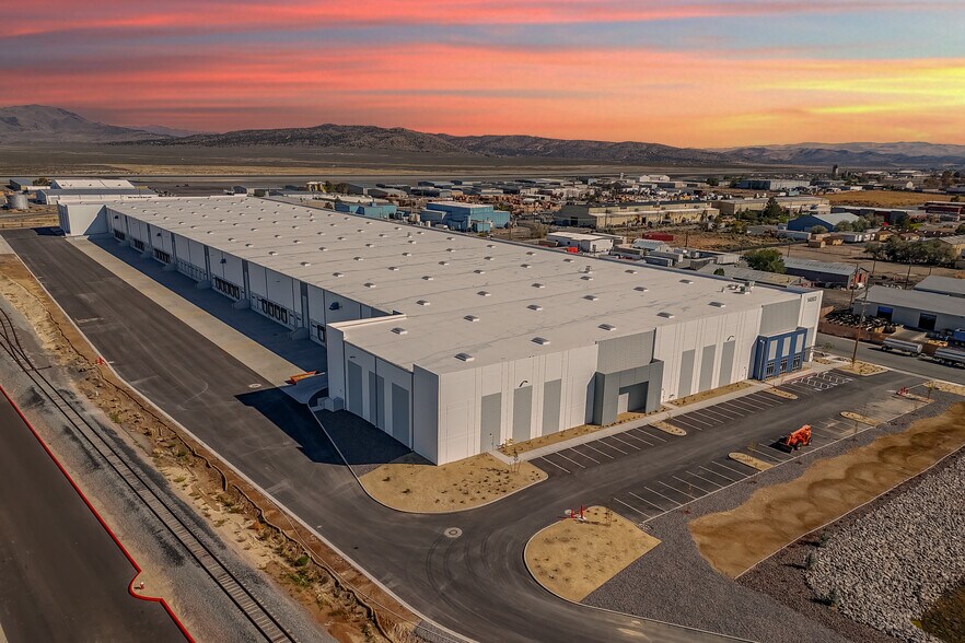 More Photos Of 14003 Mount Anderson St, Reno Distribution For Lease